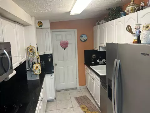 290 SE 9 Ave, Hialeah, FL 33010 photo 4
