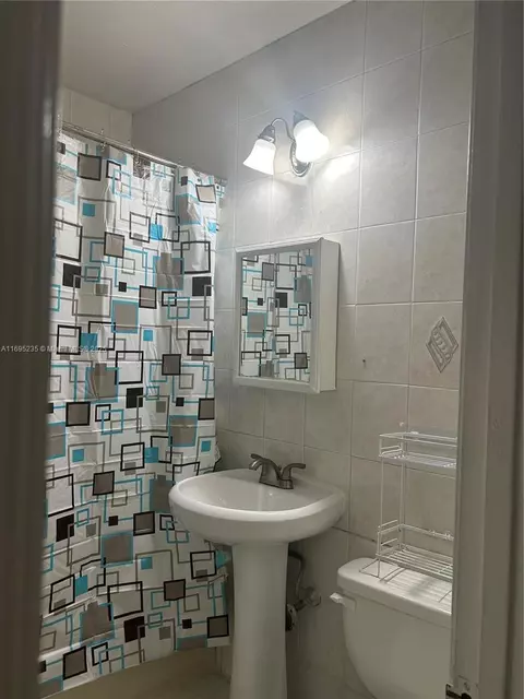 290 SE 9 Ave, Hialeah, FL 33010 photo 6