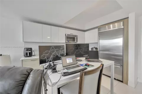 1300 Brickell Bay Dr #2805, Miami, FL 33131 photo 6