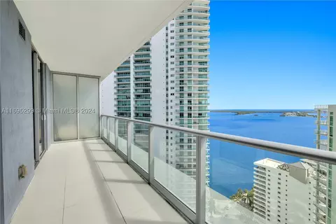 1300 Brickell Bay Dr #2805, Miami, FL 33131