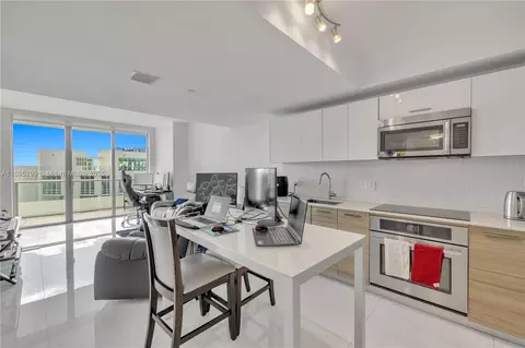 1300 Brickell Bay Dr #2805, Miami, FL 33131 photo 4