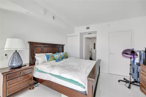 1300 Brickell Bay Dr #2805, Miami, FL 33131 photo 15