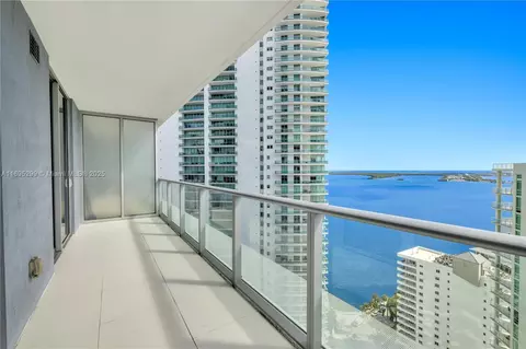 1300 Brickell Bay Dr #2805, Miami, FL 33131