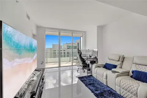 1300 Brickell Bay Dr #2805, Miami, FL 33131 photo 2