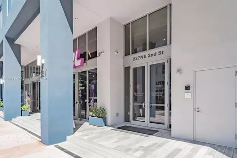 227 NE 2nd St #2613, Miami, FL 33132