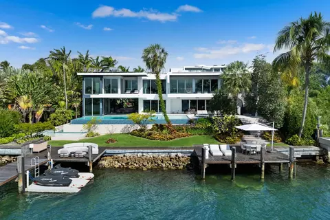 370 S Hibiscus Dr, Miami Beach, FL 33139