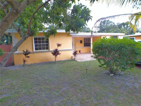 770 NE 140th St, North Miami, FL 33161