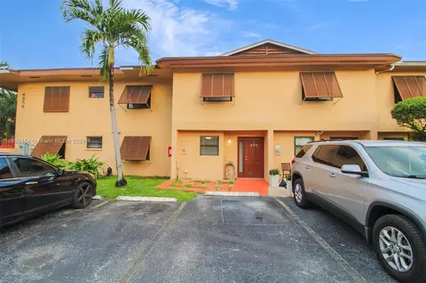 6858 NW 173rd Dr #302, Hialeah, FL 33015