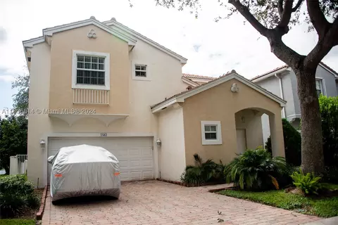 7482 NW 23rd St, Pembroke Pines, FL 33024