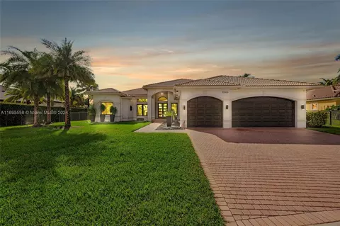 15066 SW 40th St, Davie, FL 33331