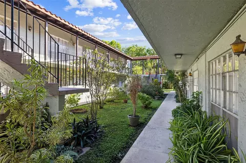 10776 N Kendall Dr #F5, Miami, FL 33176