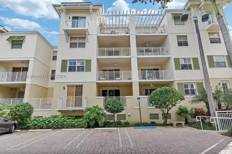 7522 SW 102nd St #205, Pinecrest, FL 33156