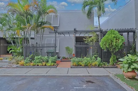 1600 NW 113th Way #1600, Pembroke Pines, FL 33026