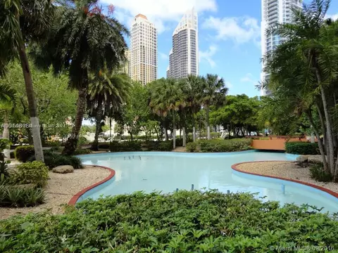 210 174th St #414, Sunny Isles Beach, FL 33160