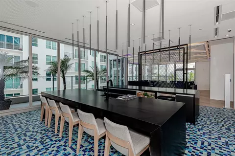227 NE 2nd St #1806, Miami, FL 33132
