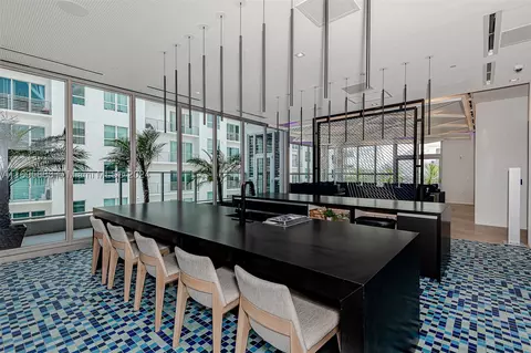 227 NE 2nd St #1806, Miami, FL 33132