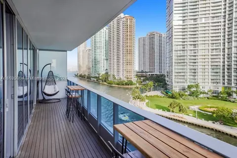 200 Biscayne Boulevard Way #705, Miami, FL 33131