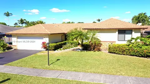 11811 SW 97th St, Miami, FL 33186