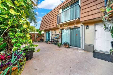2551 Garden Ct #2551, Hollywood, FL 33026