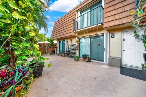2551 Garden Ct #2551, Hollywood, FL 33026