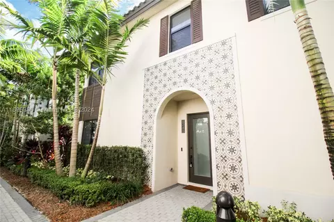8245 NW 44th St, Doral, FL 33166