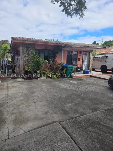3171 SW 26th St, Miami, FL 33133