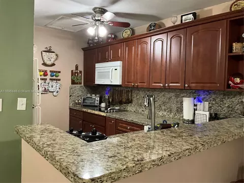 15322 SW 72nd St #13-22, Miami, FL 33193