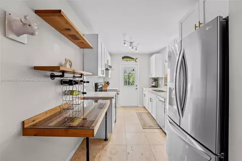 Kitchen - 520 E 33rd St, Hialeah, FL 33013 photo 2 of 2