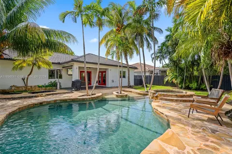 8939 NW 165th Ter, Miami Lakes, FL 33018