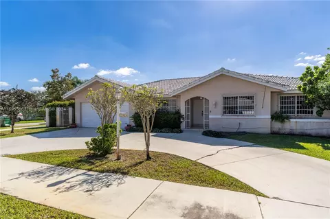 13924 SW 26th Ter, Miami, FL 33175