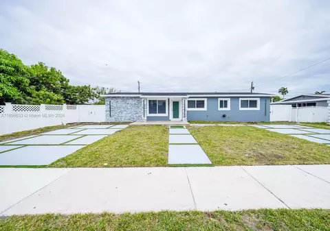 9251 Neptune Dr, Cutler Bay, FL 33189