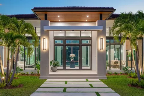 Exterior - 11501 SW 67th Ave, Pinecrest, FL 33156 photo 10 of 10