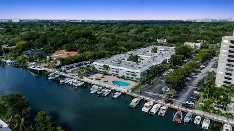 100 Edgewater Dr #113, Coral Gables, FL 33133