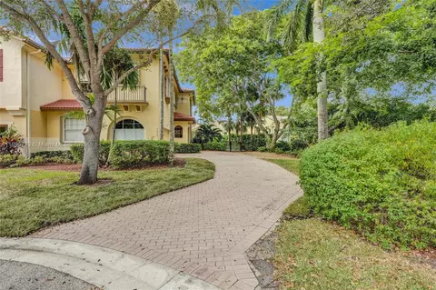 5828 NW 119th Ter, Coral Springs, FL 33076