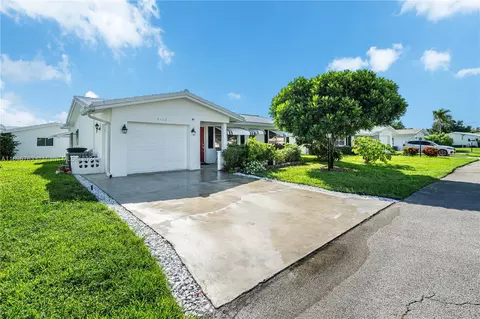 2112 SW 13th Pl, Boynton Beach, FL 33426