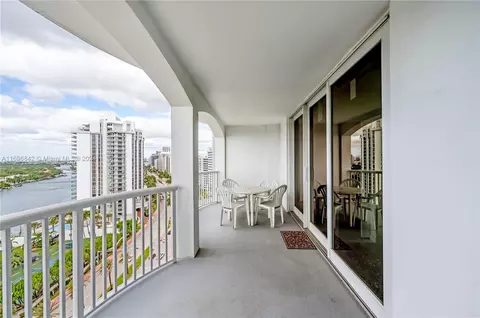 5401 Collins Ave #1424, Miami Beach, FL 33140