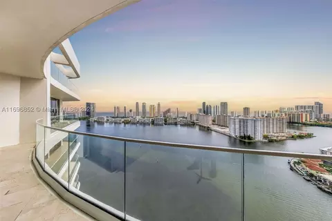 2800 Island Blvd #PH1, Aventura, FL 33160
