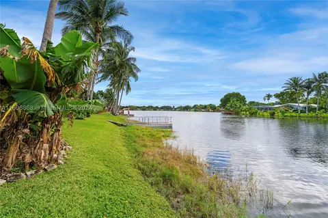 7340 SW 9th St, Plantation, FL 33317
