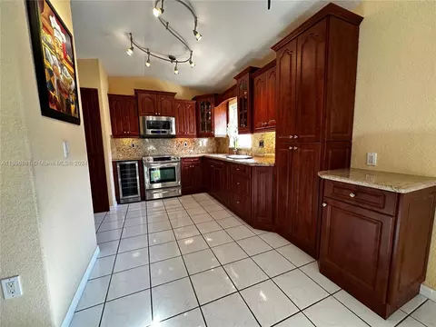 7498 W 34th Ct, Hialeah, FL 33018 photo 16