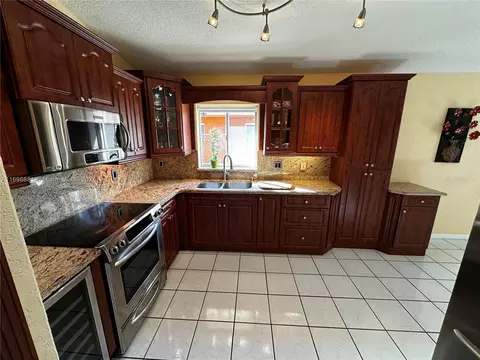 7498 W 34th Ct, Hialeah, FL 33018 photo 15
