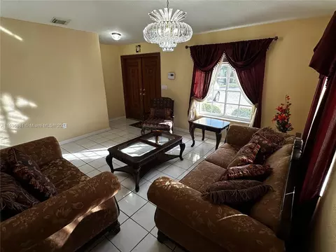 7498 W 34th Ct, Hialeah, FL 33018 photo 4
