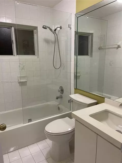 7498 W 34th Ct, Hialeah, FL 33018 photo 9