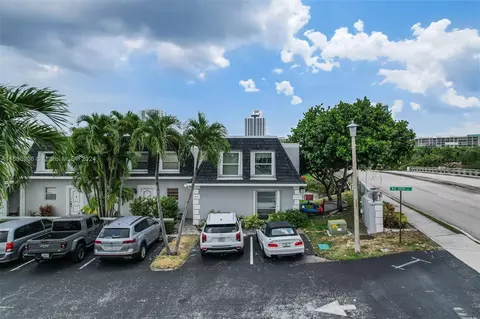 600 NE 25th Ave #45, Hallandale Beach, FL 33009