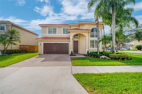16730 Sapphire Ct, Weston, FL 33331