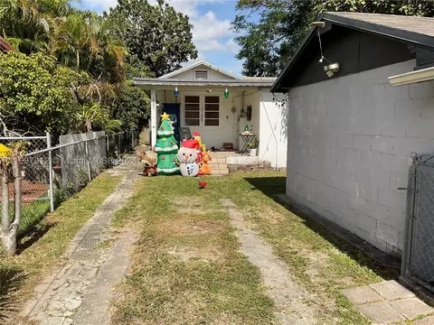 3121 SW 23rd Ter, Miami, FL 33145