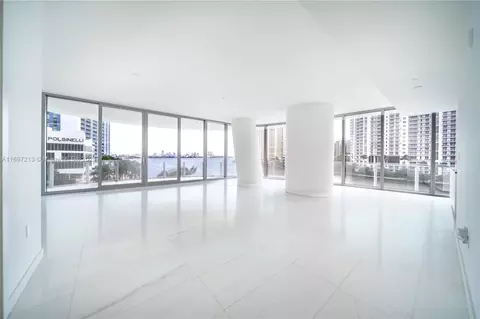 300 Biscayne Blvd Way #401E, Miami, FL 33131