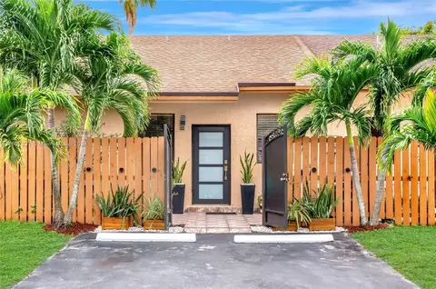 6708 NW 193rd Ln, Hialeah, FL 33015