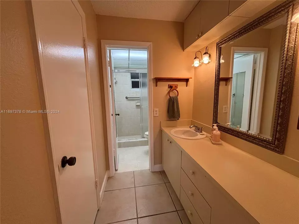 Bath - 3181 SW 13th St #111, Miami, FL 33145 photo 1 of 4