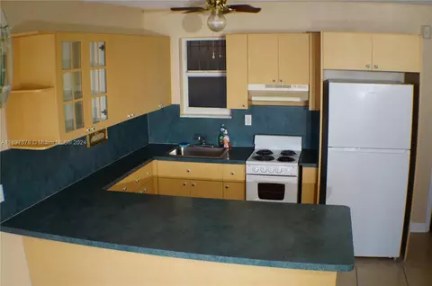 Kitchen - 3181 SW 13th St #111, Miami, FL 33145 photo 1 of 4