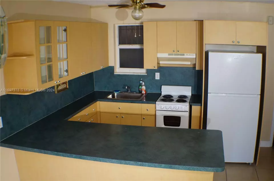 Kitchen - 3181 SW 13th St #111, Miami, FL 33145 photo 1 of 4
